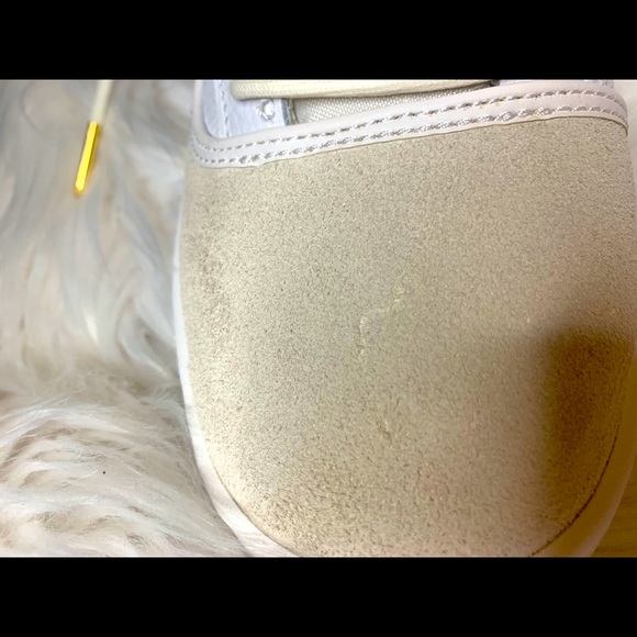 Like New- Cream/White/Gold Jordan Jasmine Suede & Leather 7Y/8.5 - Picture 8 of 10